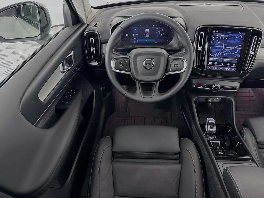 2026 Volvo XC40 Plus - Photo 19