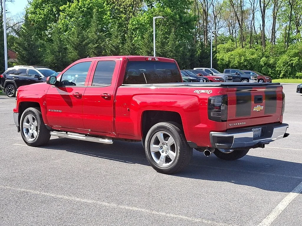Used 2014 Red Chevrolet LT image 6