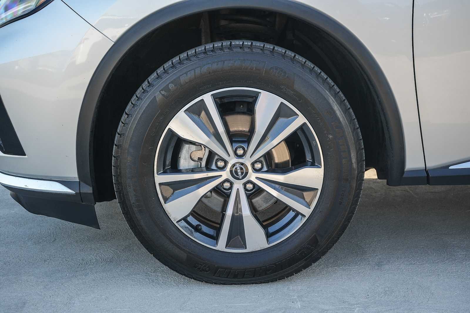 Used 2023 Brilliant Silver Metallic Nissan SV image 11
