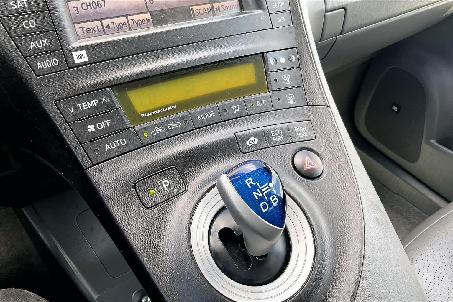 Used 2011 Winter Gray Metallic Toyota I image 33
