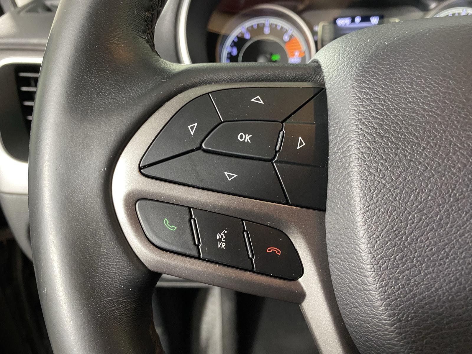 Used 2019 Granite Crystal Metallic Clearcoat Jeep Latitude Plus image 14