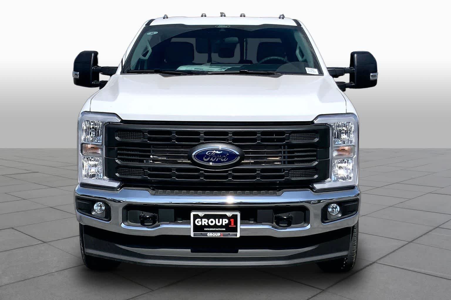 New 2026 Oxford White Ford XL image 3
