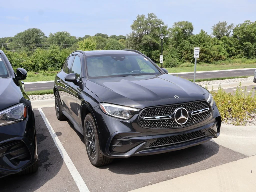 Certified Used 2023 Black Mercedes-Benz GLC 300 image 5
