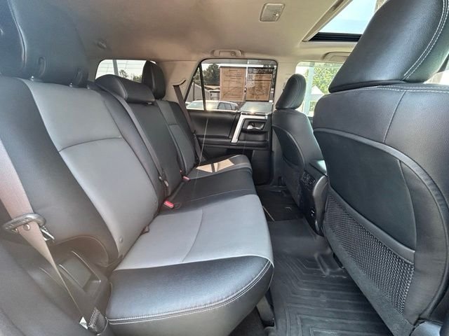 Used 2016  Toyota SR5 Premium image 6
