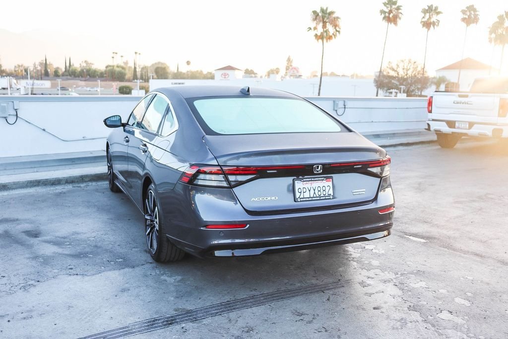 Used 2025 Meteorite Gray Metallic Honda Touring image 7