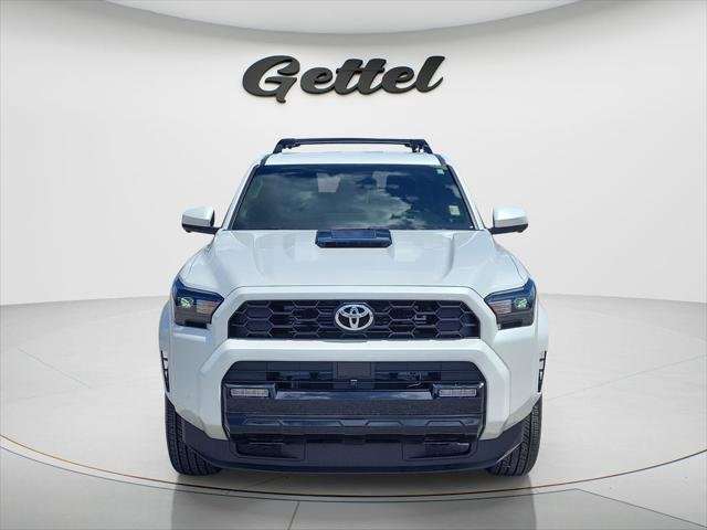 Certified Used 2025 WIND CHILL PEARL Toyota  image 8