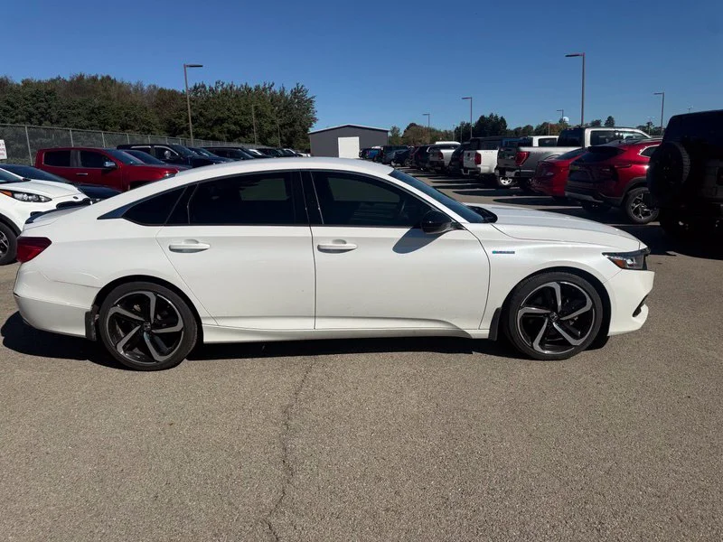 Used 2022  Honda Sport image 12