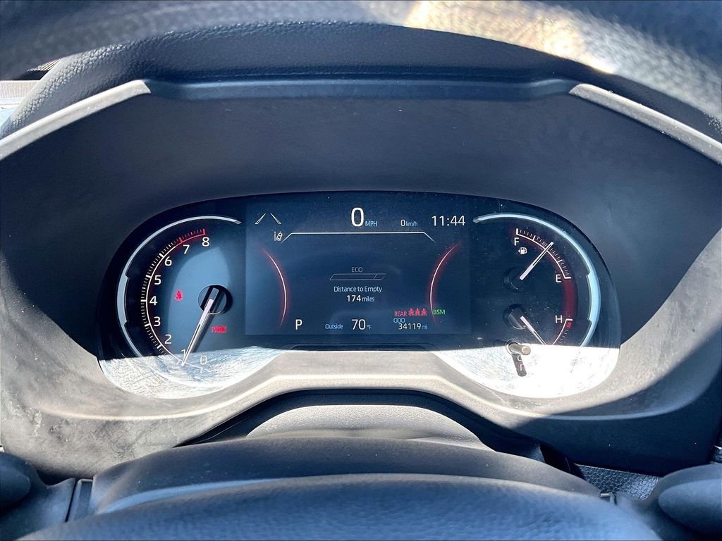 Used 2025 White Toyota XLE image 25