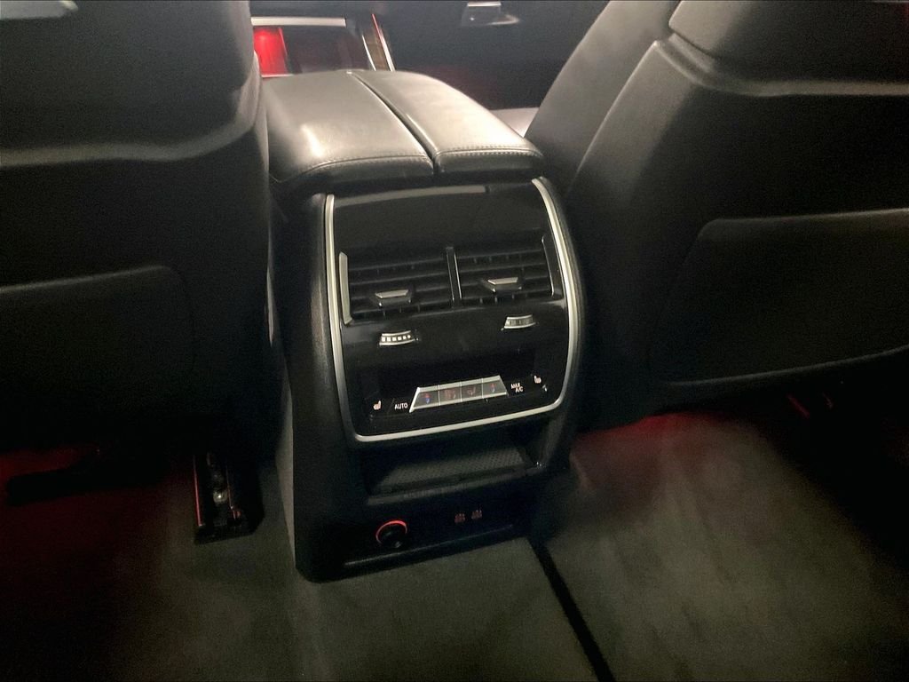 Used 2025 Black BMW xDrive40i image 28