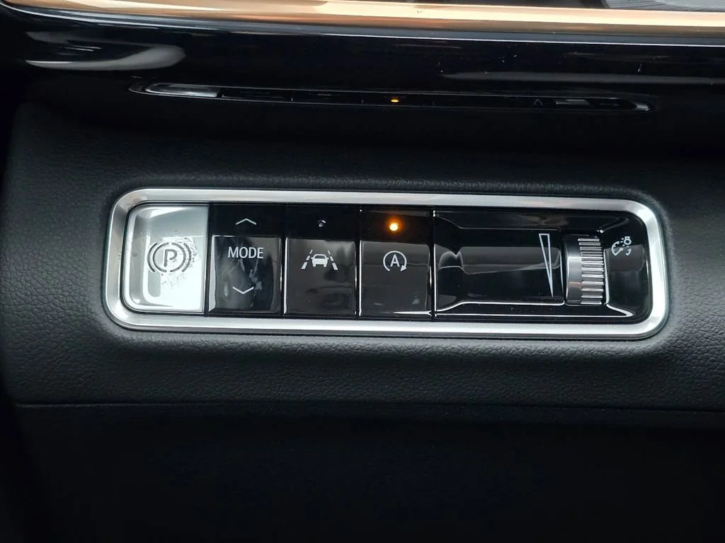 New 2026 Iridescent White Tricoat Buick Avenir image 19