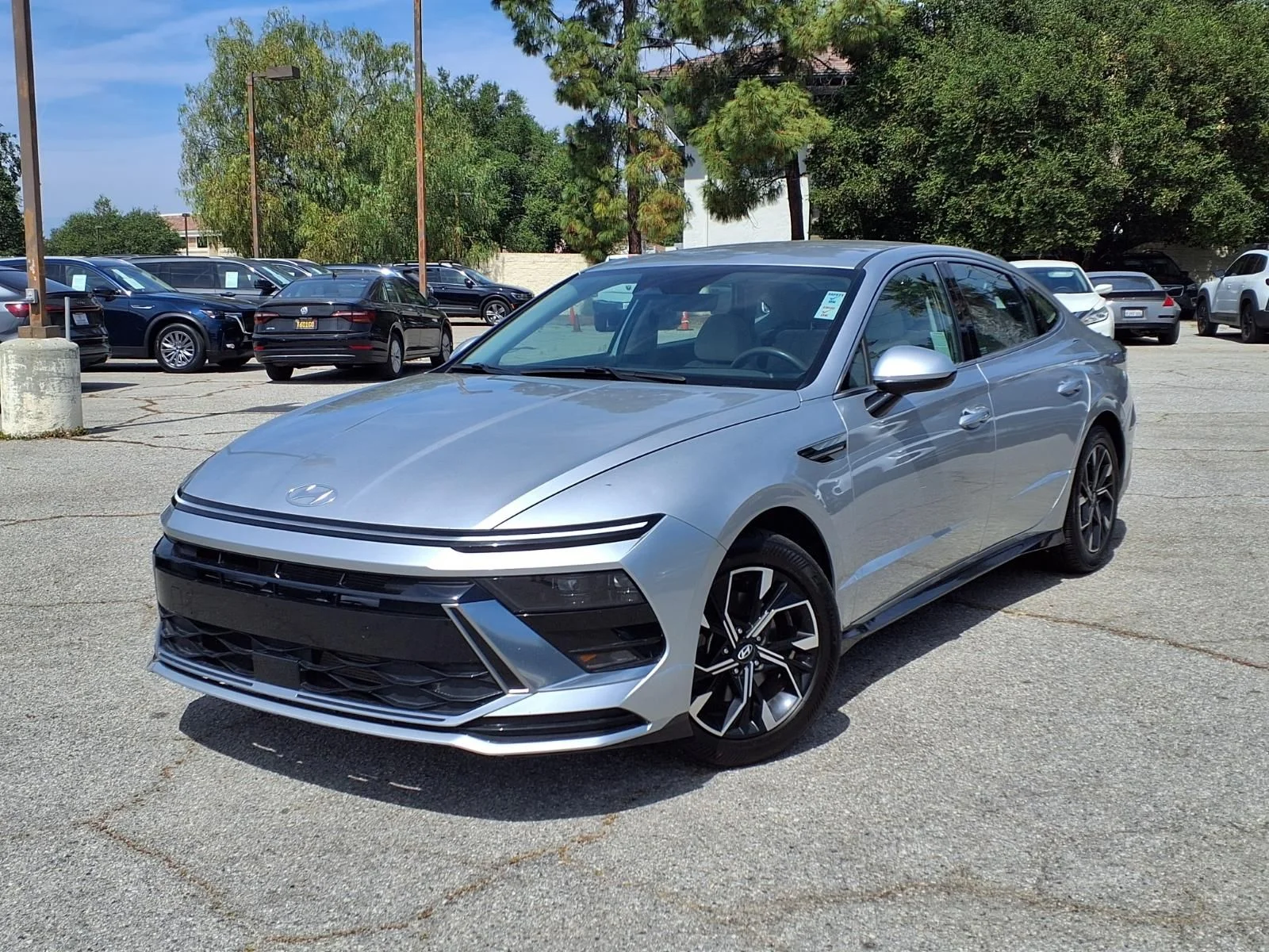 Used 2024 Silver Hyundai SEL image 26