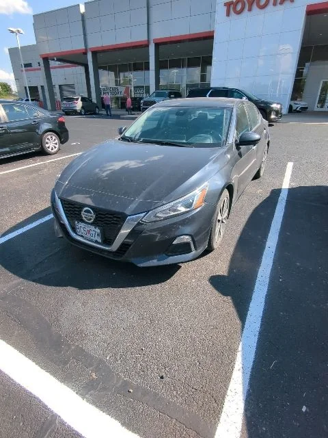 Used 2021 Blue Nissan 2.5 SV image 2