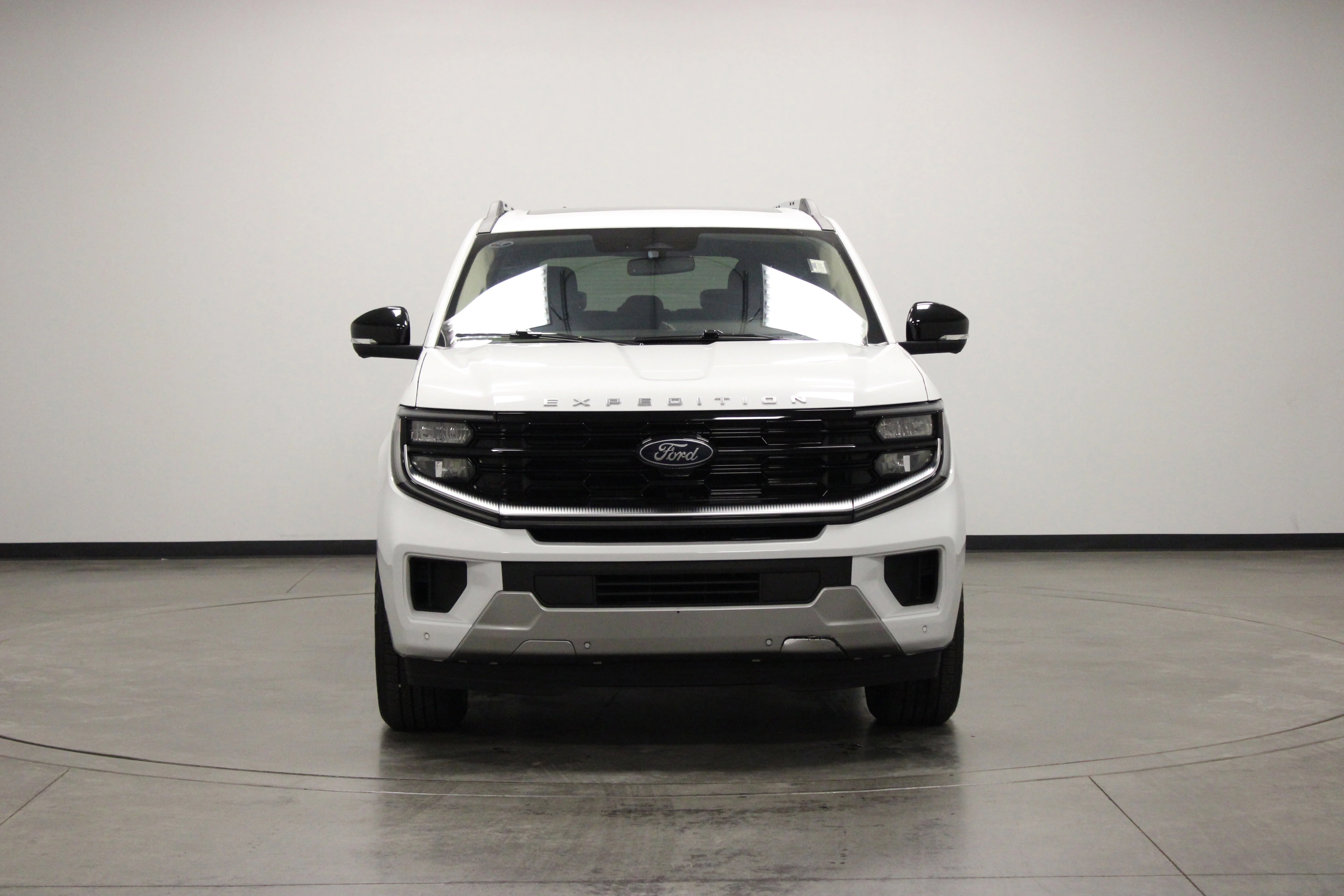 Used 2025 Oxford White Ford Platinum image 3