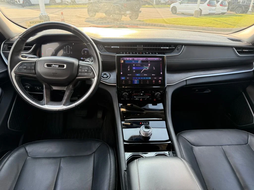 Used 2022 Red Jeep Limited image 7