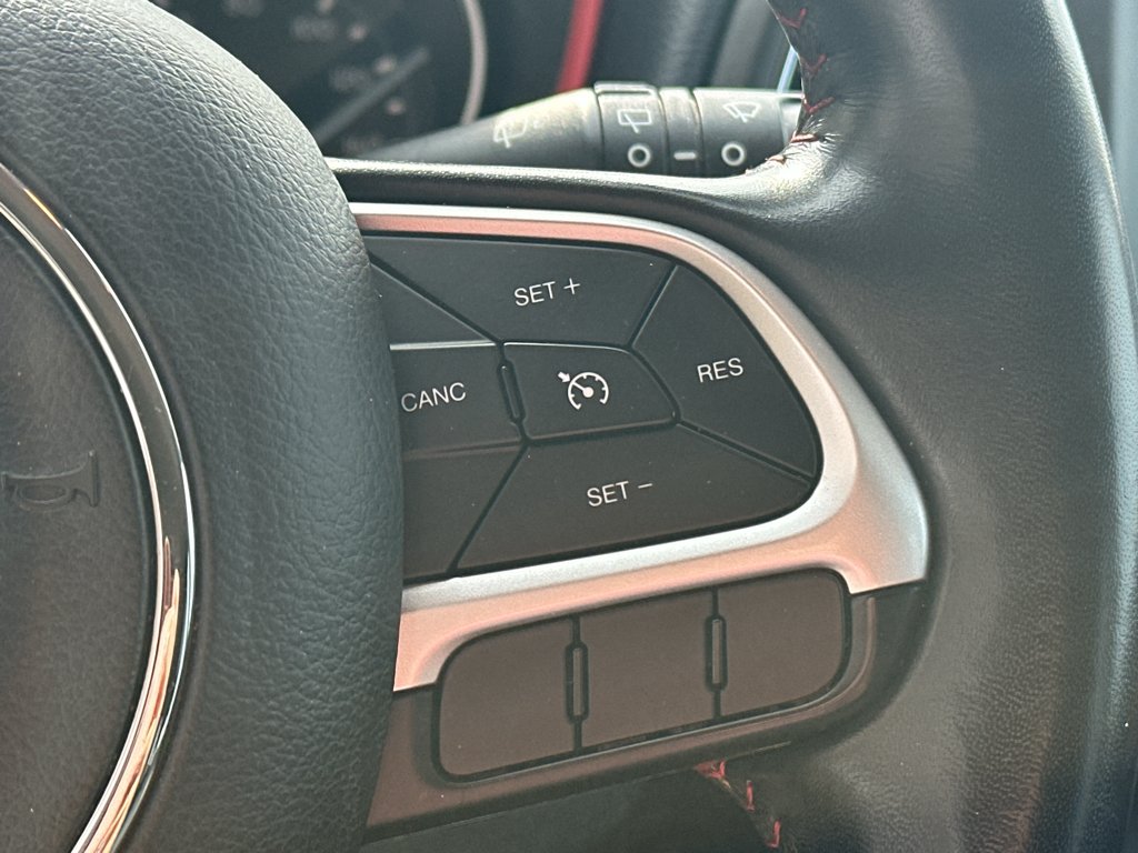 Used 2020 White Clearcoat Jeep Trailhawk image 18