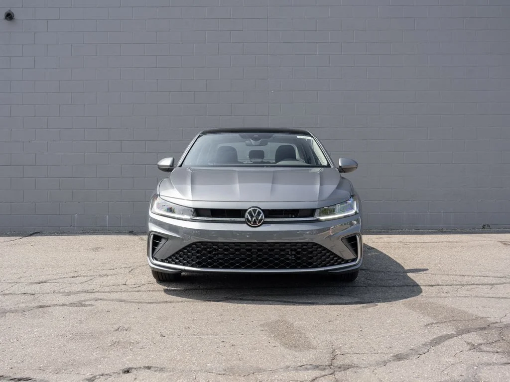 New 2026 Platinum Gray Metallic Volkswagen 1.5T SE image 2