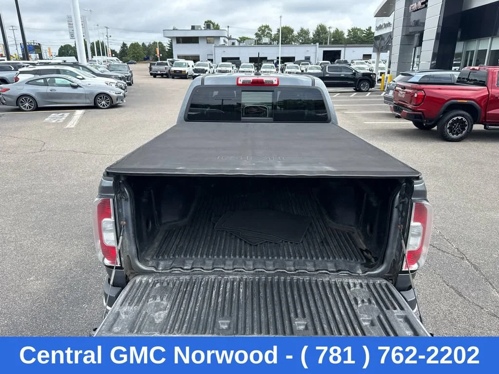 Used 2020 Gray GMC 4WD SLE image 10