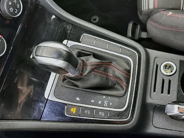 Used 2019 Pure White Volkswagen Autobahn image 16