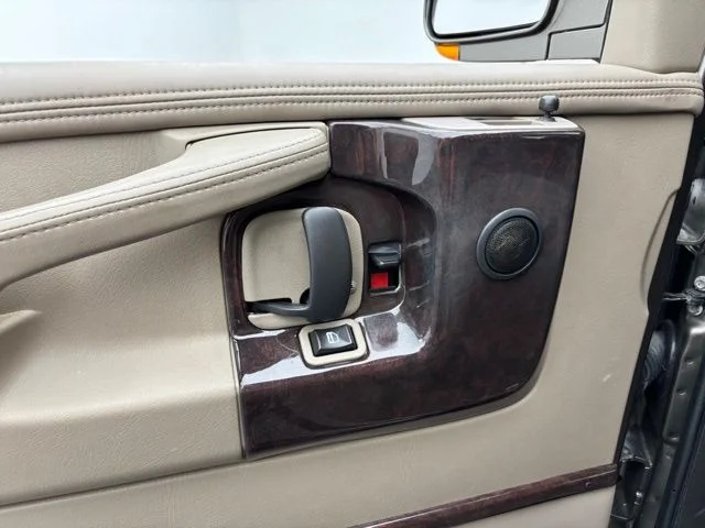 Used 2012 Special Paint GMC Explorer Limited SE image 18