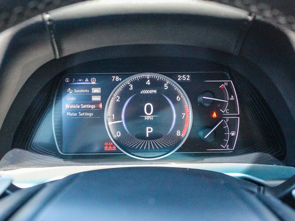Used 2020 White Lexus 350 image 25