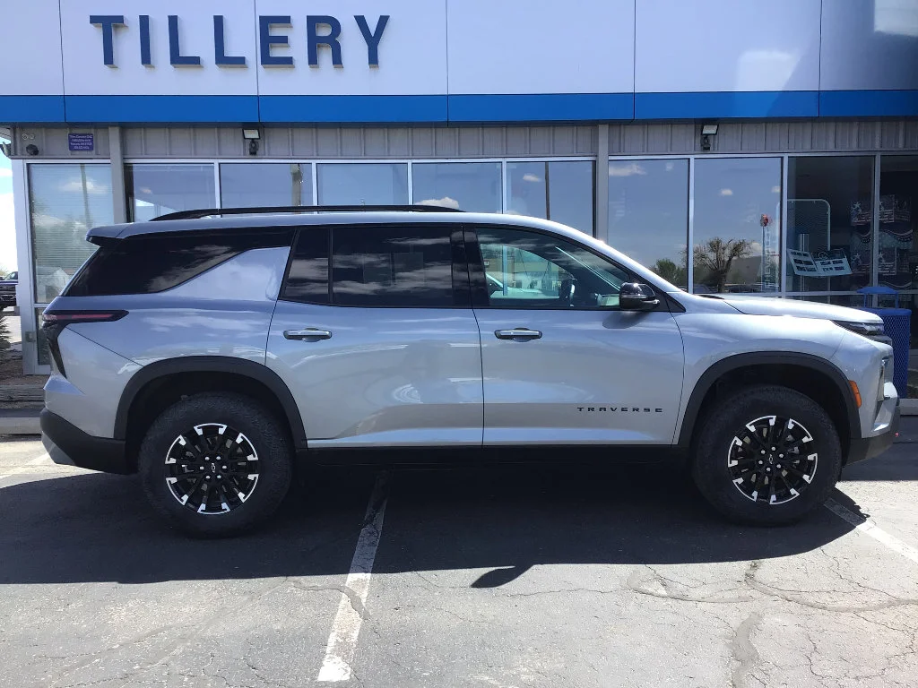 2025 Chevrolet Traverse AWD Z71's photo