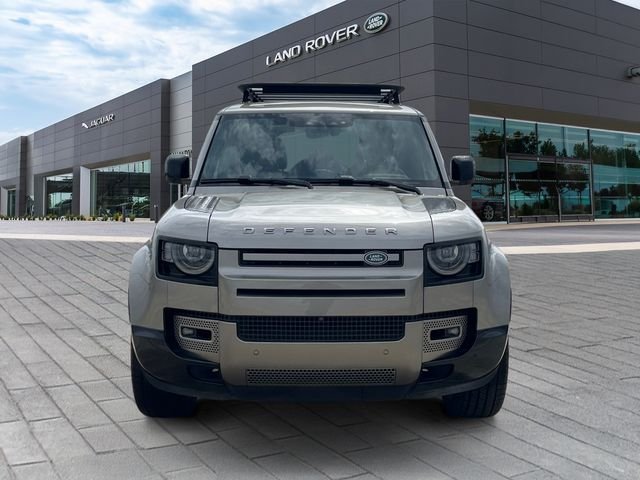 Used 2025 Gold Land Rover X-Dynamic SE image 8