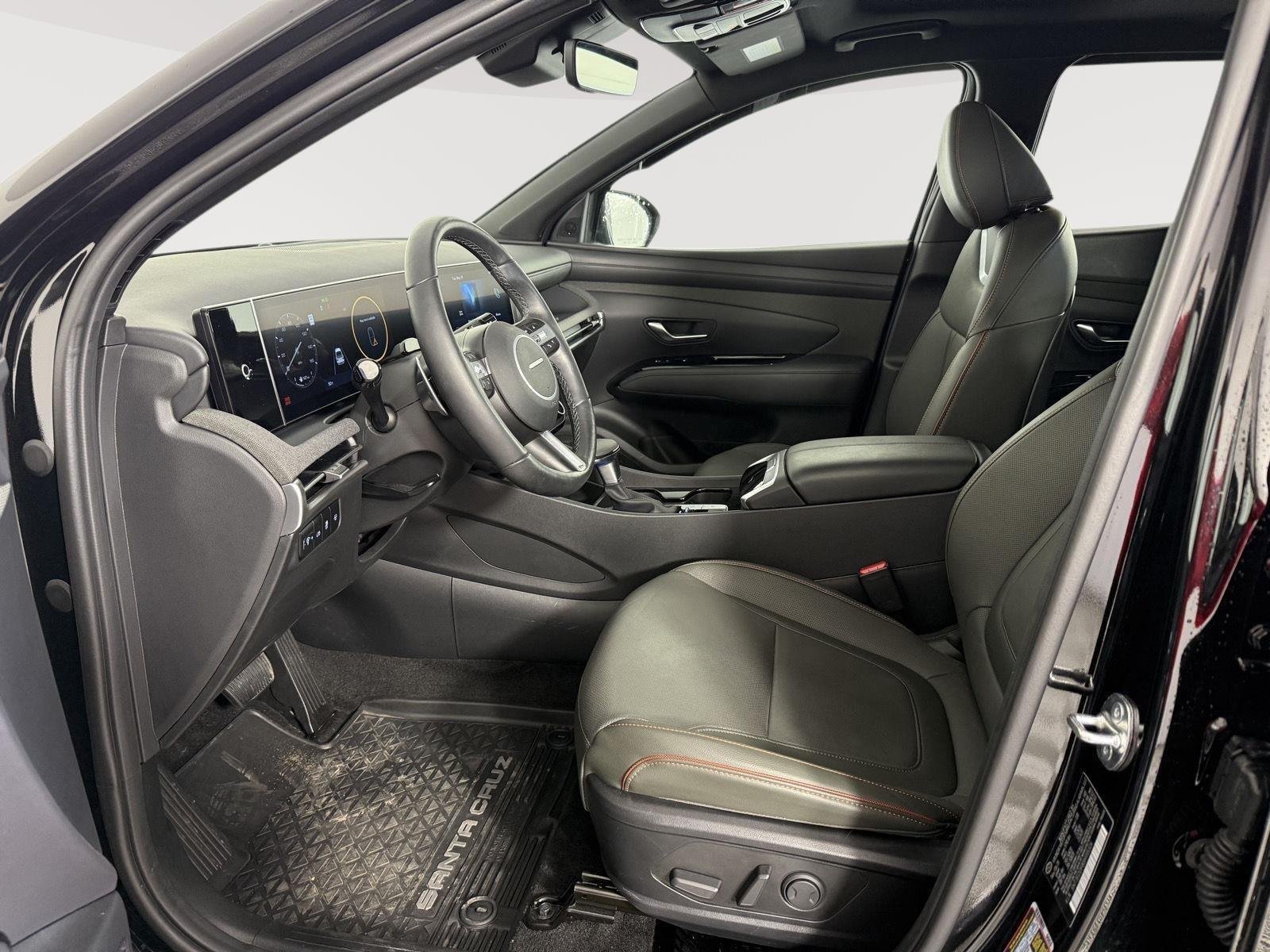 Used 2025 Phantom Black Hyundai Limited image 2