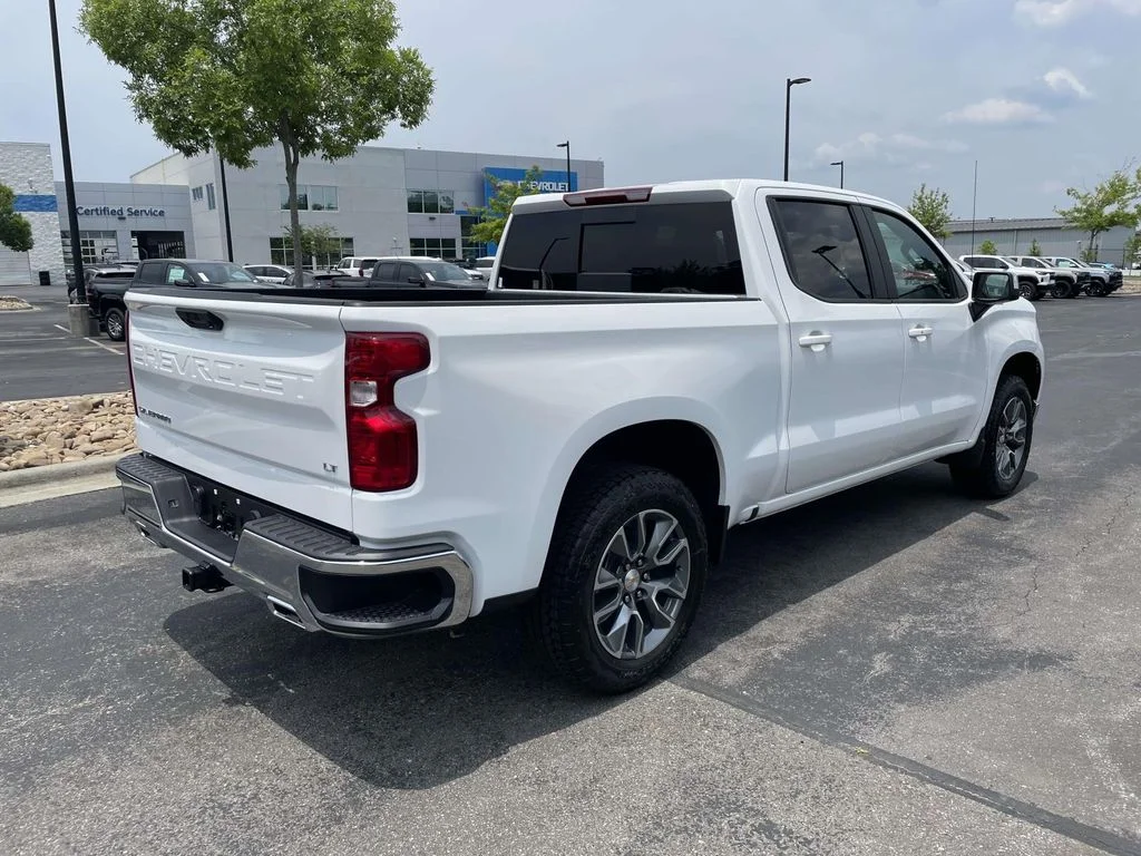 New 2026 Summit White Chevrolet LT image 6