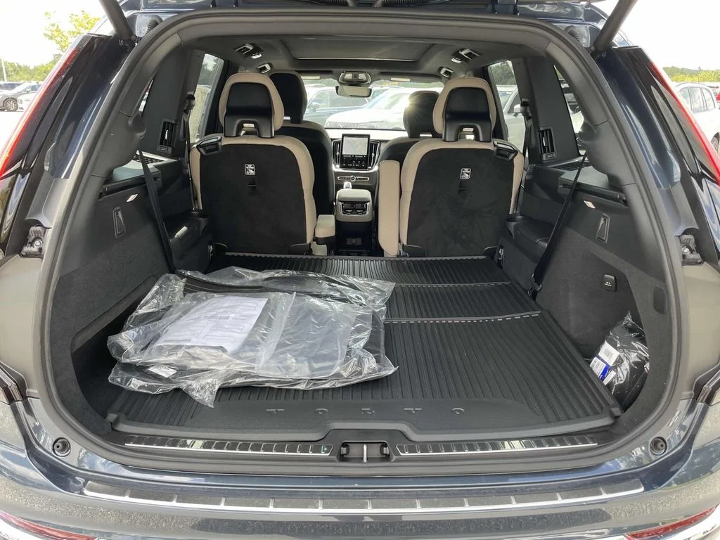 2026 Volvo XC90 Plus - Photo 24