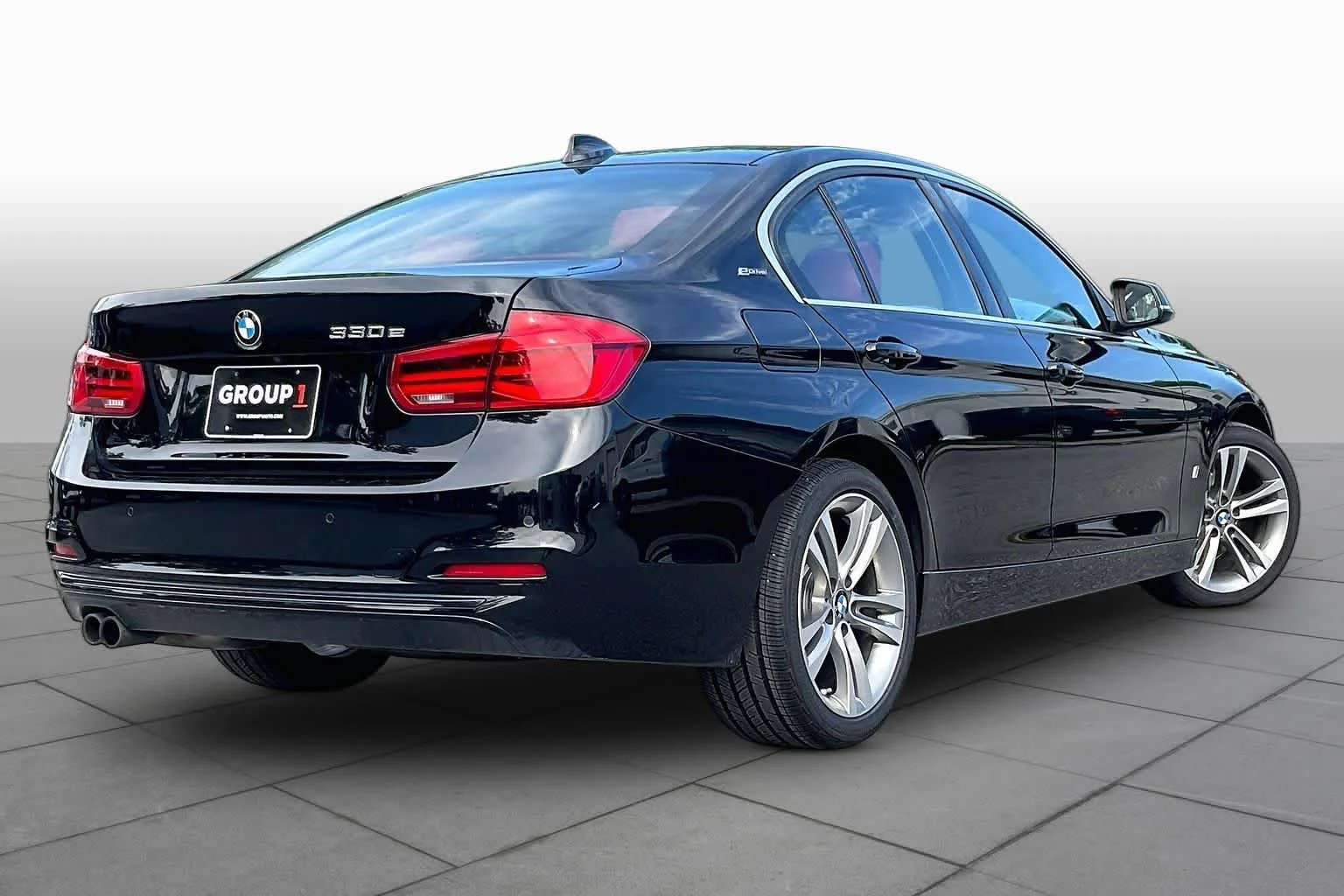 Used 2017 Jet Black BMW 330e iPerformance image 11