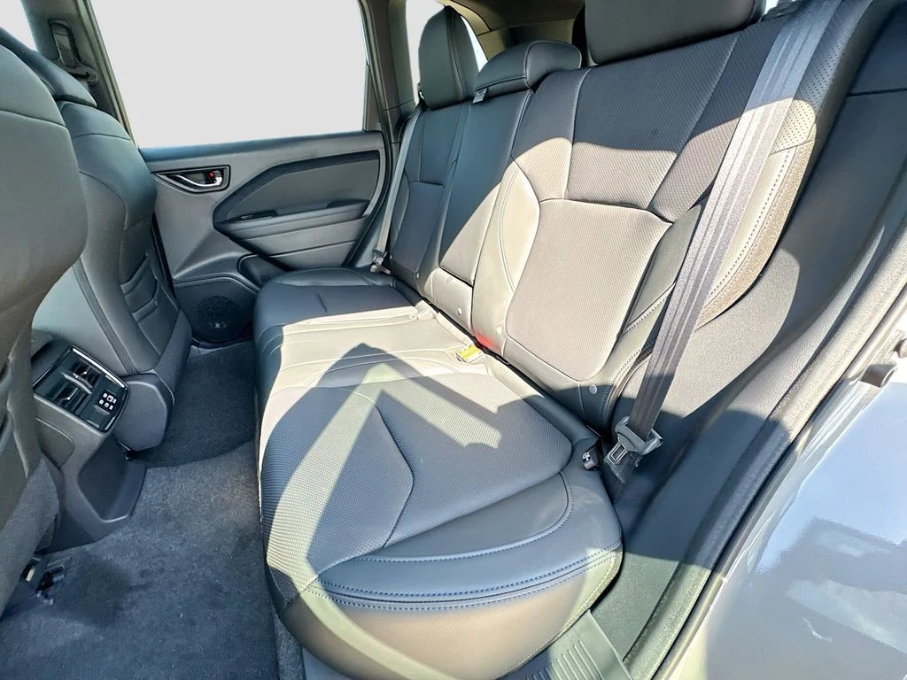 New 2026 RIVER ROCK PEARL Subaru Limited image 30