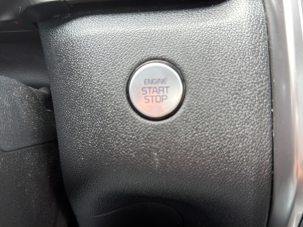 Used 2023 Red Kia S image 10