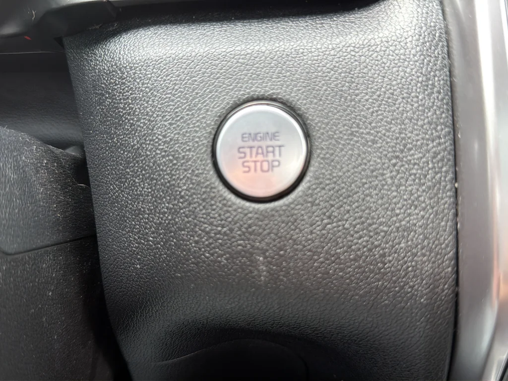 Used 2023 Red Kia S image 10