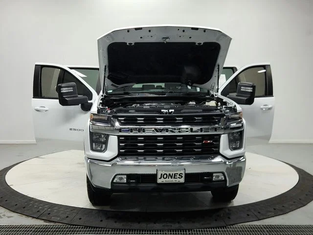 Used 2023 White Chevrolet LT image 11