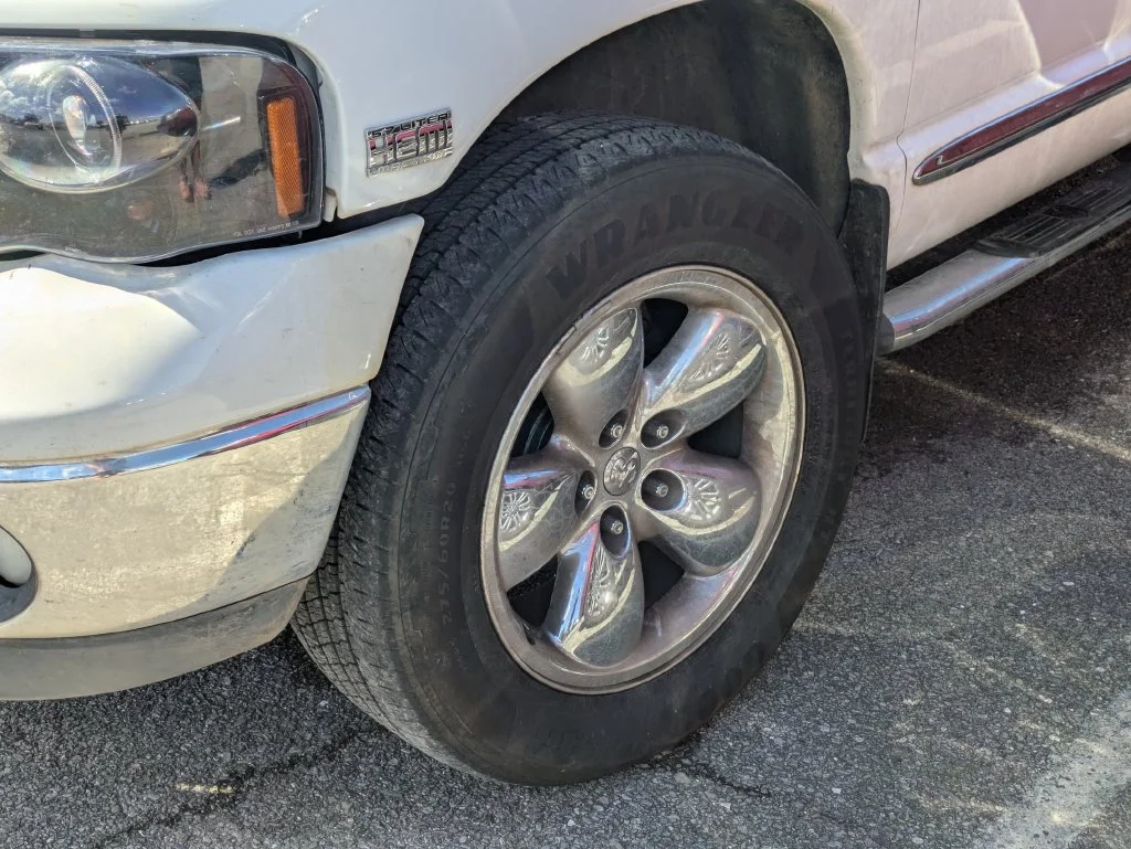 Used 2004 White Dodge SLT image 5