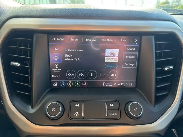 Used 2023 Silver GMC Denali image 18