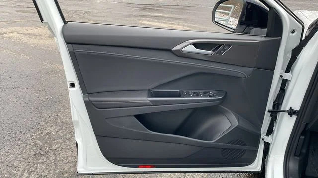 2026 Volkswagen Taos SE Black - Photo 20