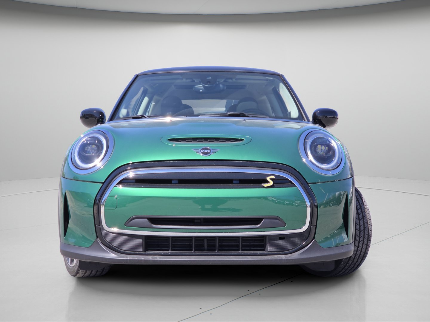 Used 2024 British Racing Green MINI Cooper SE image 3