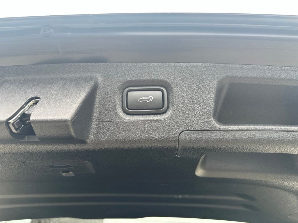 Used 2023 Black Hyundai SEL image 22