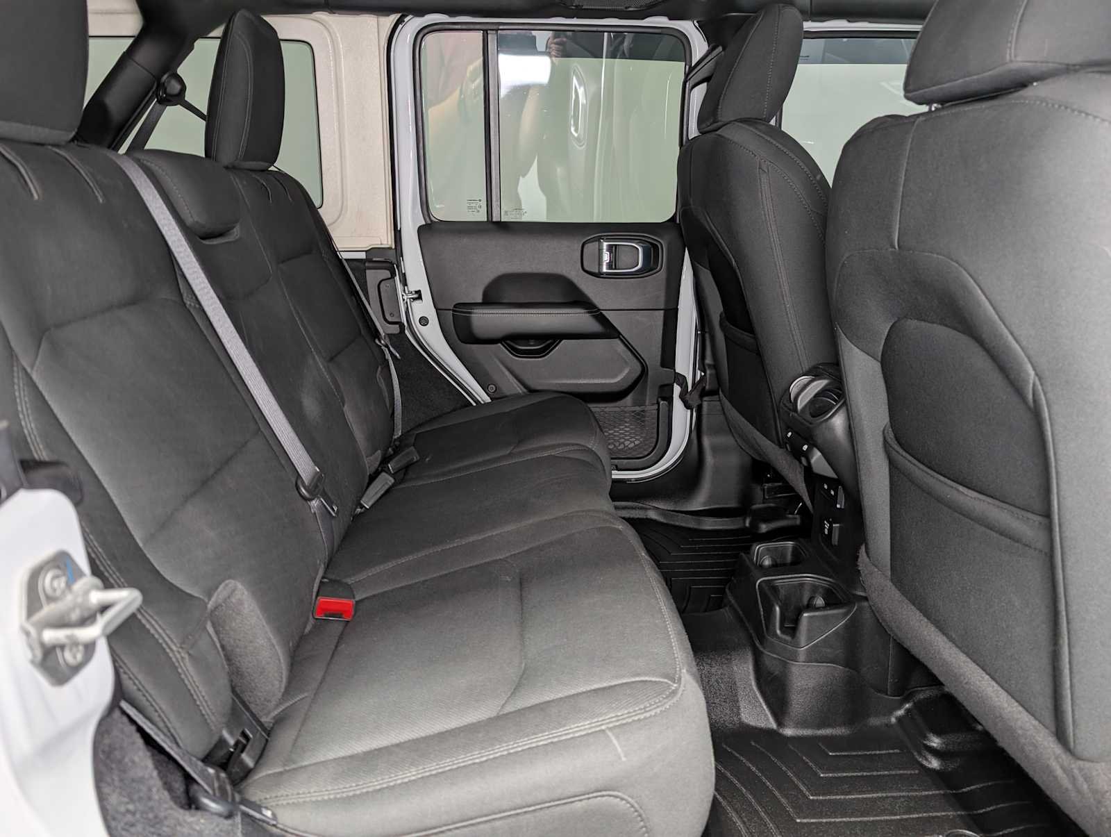 2022 Jeep Wrangler Unlimited Sahara - Photo 41