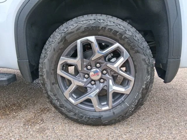 2026 GMC Sierra 1500 SLT - Photo 18