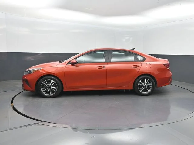 Used 2023 Red Kia LXS image 2