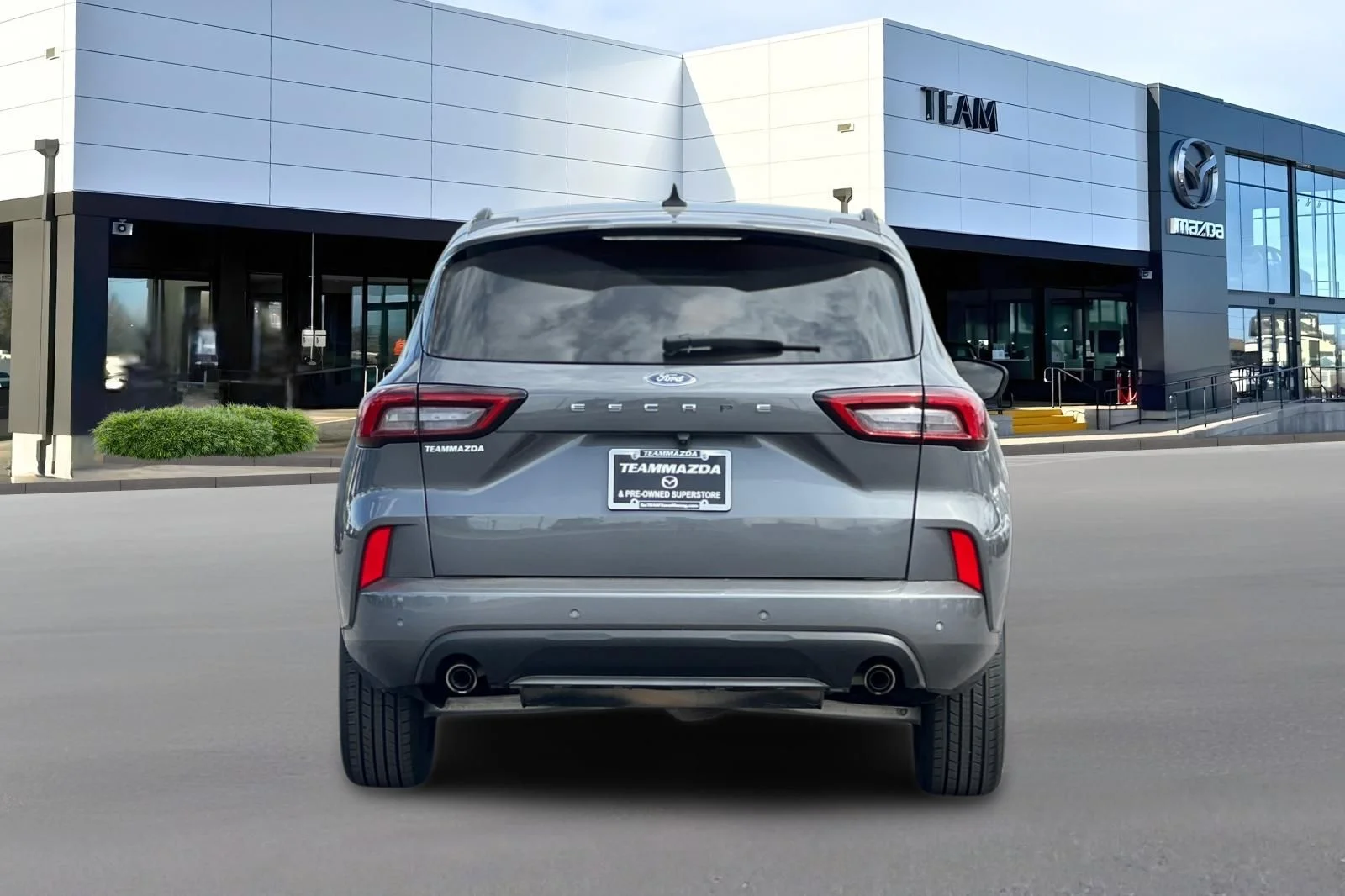 Used 2023 Gray Ford ST-Line image 5