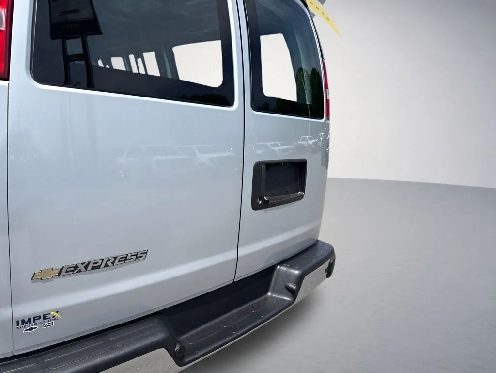 New 2026 Silver Ice Metallic Chevrolet WT image 33