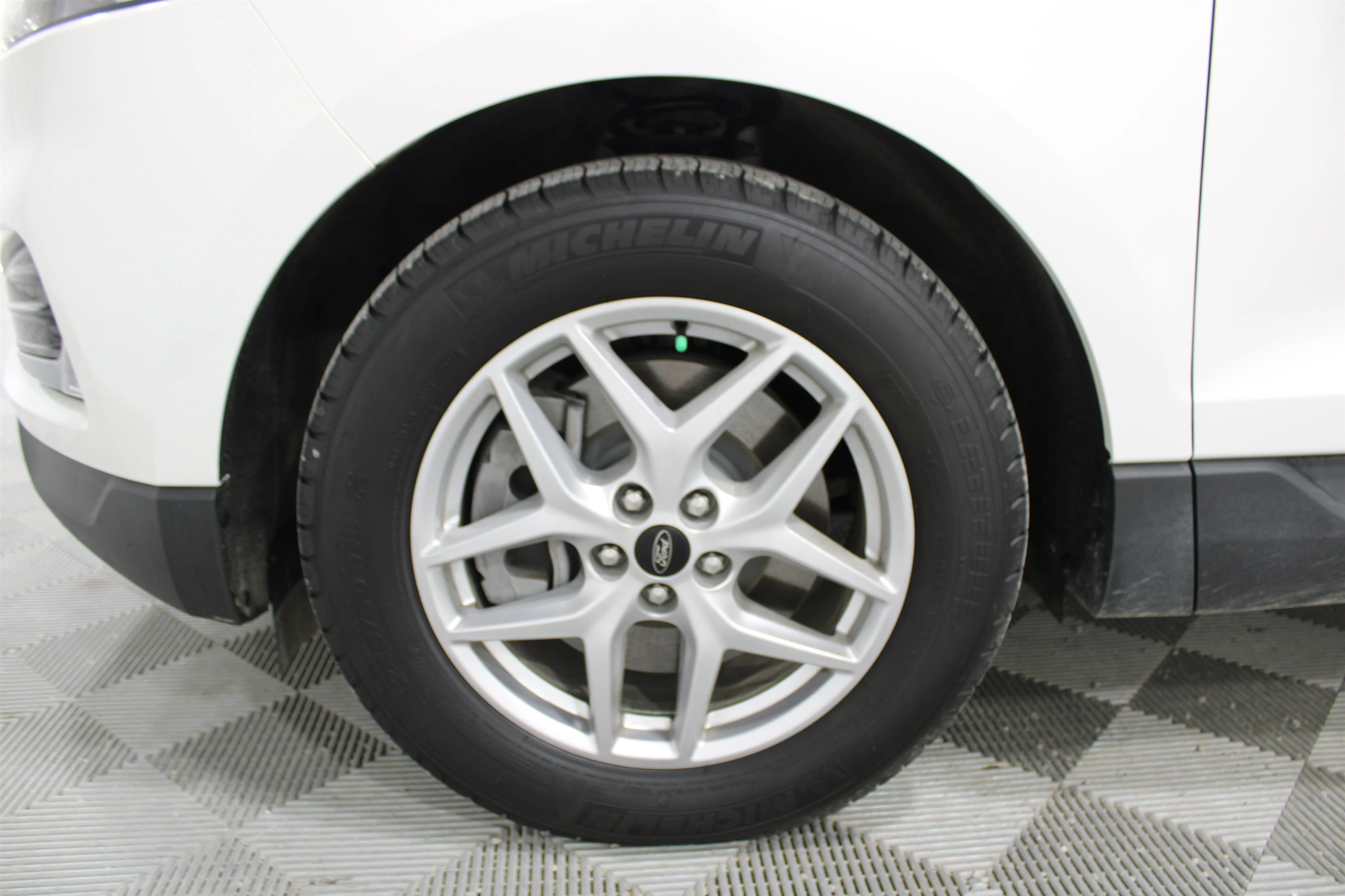 2024 Ford Edge SEL - Photo 33