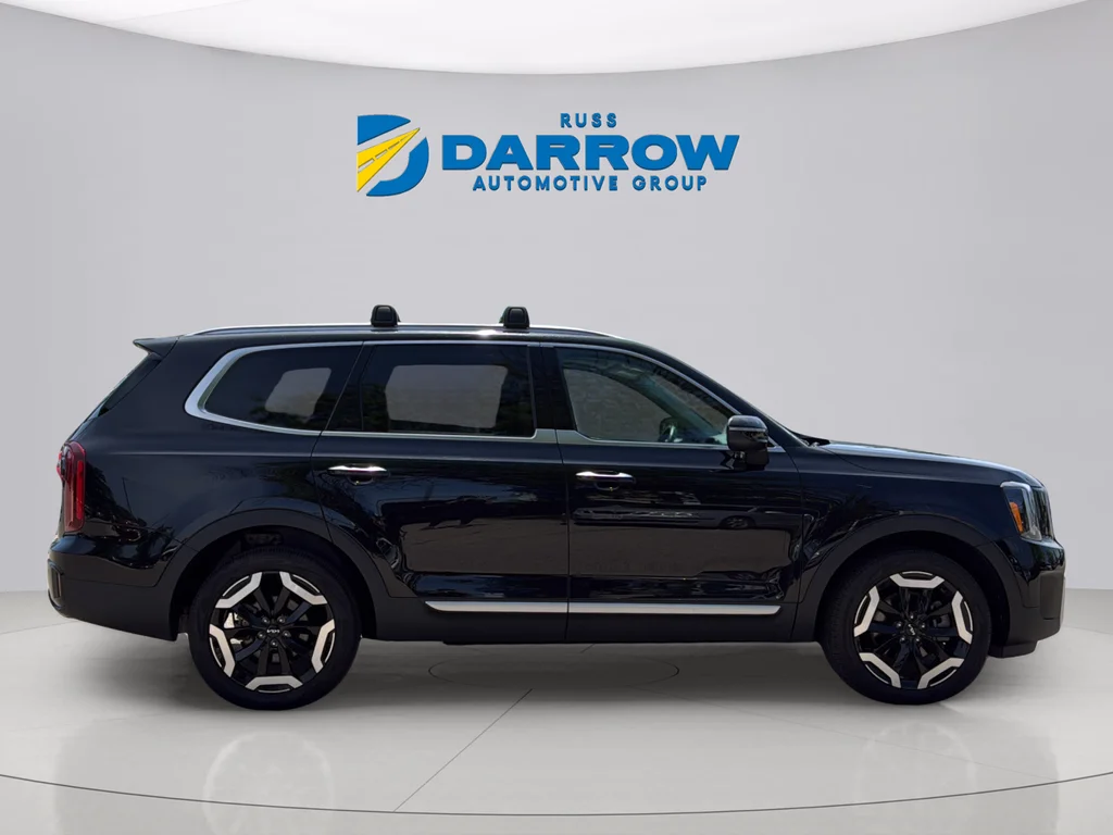 Used 2025 Ebony Black Kia S image 6