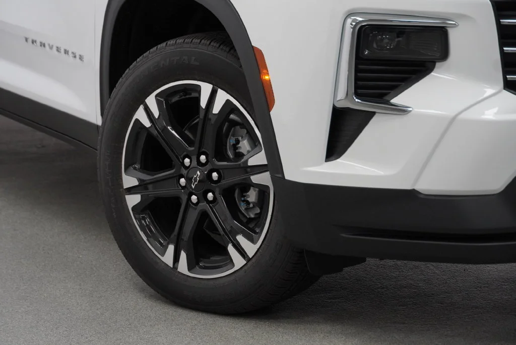 New 2027 Summit White Chevrolet LT image 8