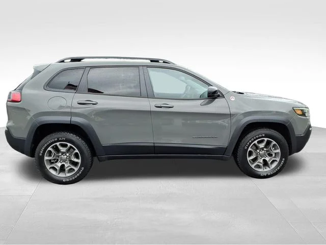 Used 2022 Gray Jeep Trailhawk image 11