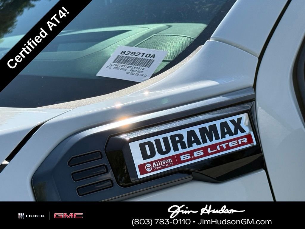 Used 2025 White GMC AT4 image 9