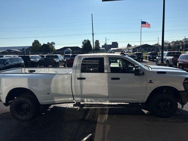 New 2026 Bright White Clear-Coat Exterior Paint RAM TRADESMAN image 8